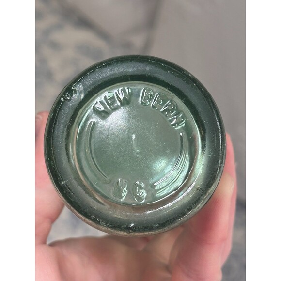 Lot of 1950s 6 & 6.5 oz Green Embossed Coca Cola Coke Bottles from New Bern, NC - Picture 3 of 14